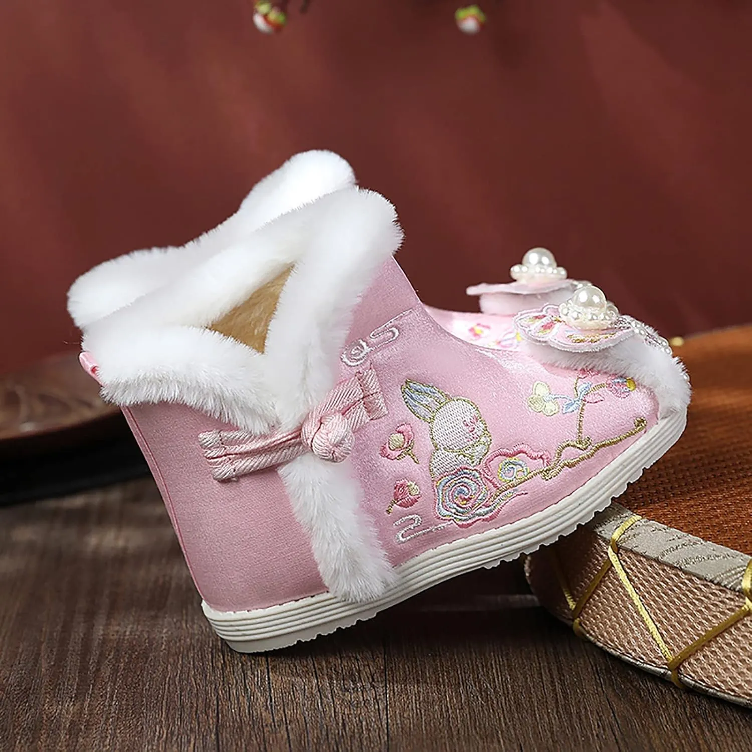 1 Pair Girls Hanfu Shoes Chinese Embroidered Flower Flat Retro Ethnic Slope- Heel Shoes Vintage Floral Silk Shoes