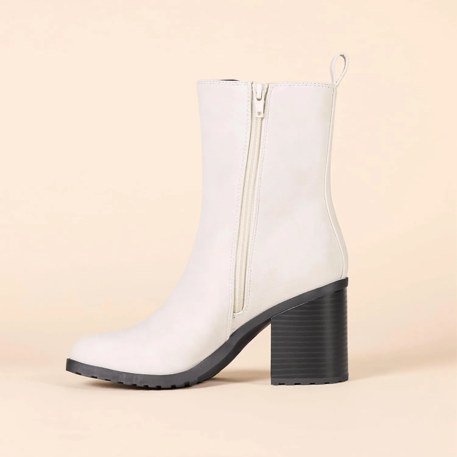 Amazon Essentials Women's Heeled Chelsea Boot