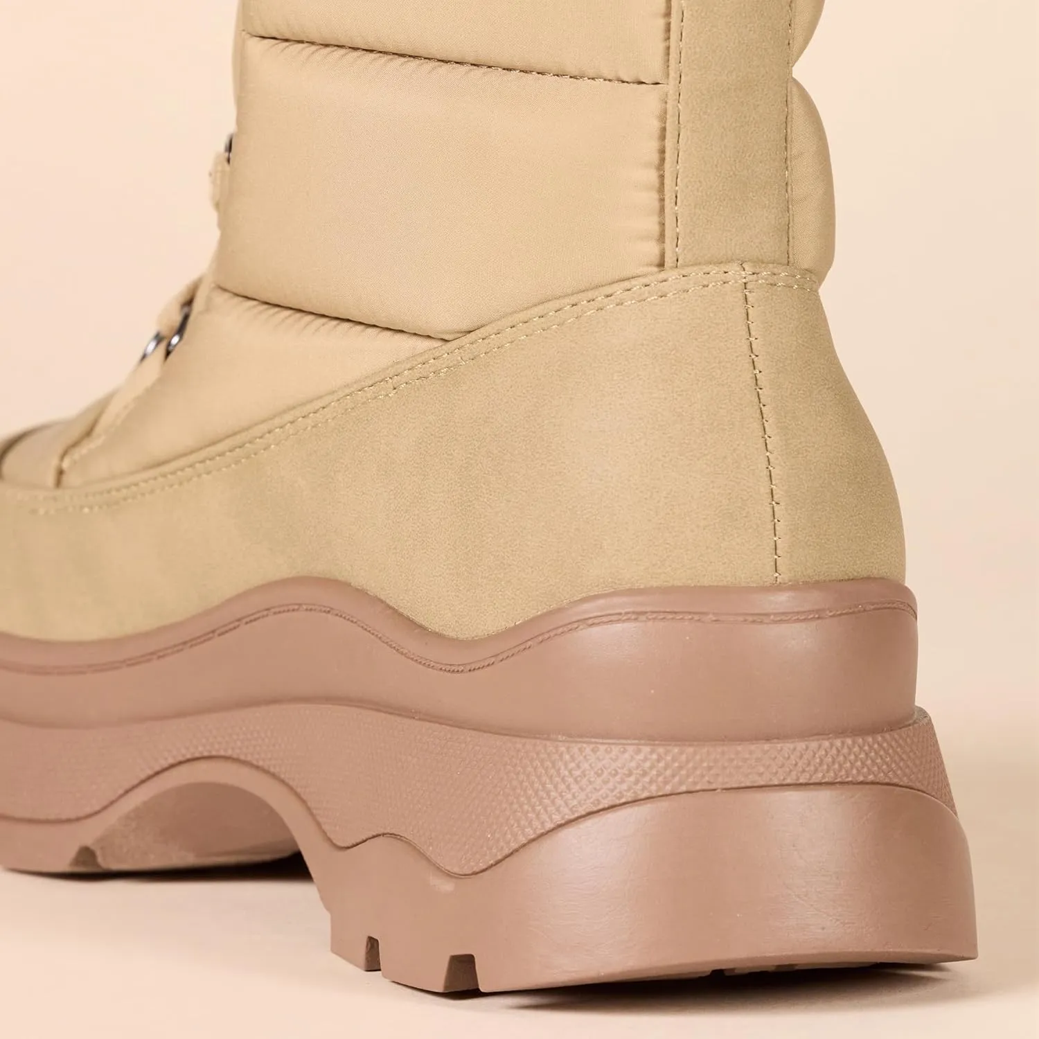 Amazon Essentials Women's Lace Up Puffer Boot