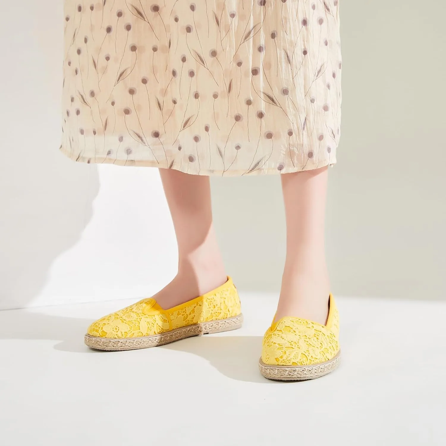 BABUDOG Women's Black Flats with Flower Embroideried,White Lace Ballet Flats,Comfortable Dress Flats