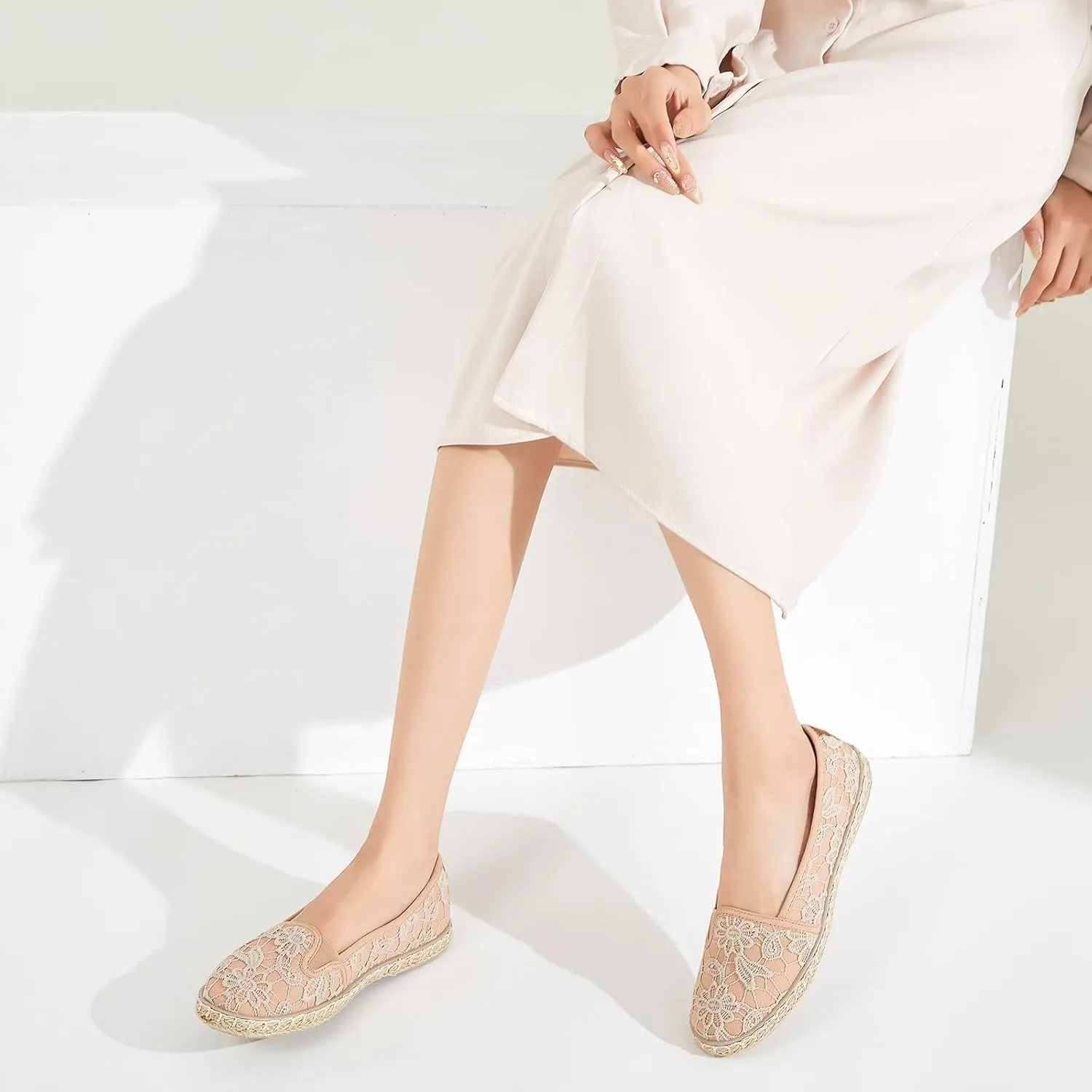 BABUDOG Women's Black Flats with Flower Embroideried,White Lace Ballet Flats,Comfortable Dress Flats