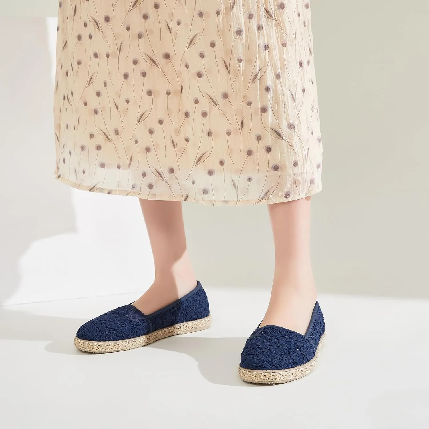 BABUDOG Women's Black Flats with Flower Embroideried,White Lace Ballet Flats,Comfortable Dress Flats