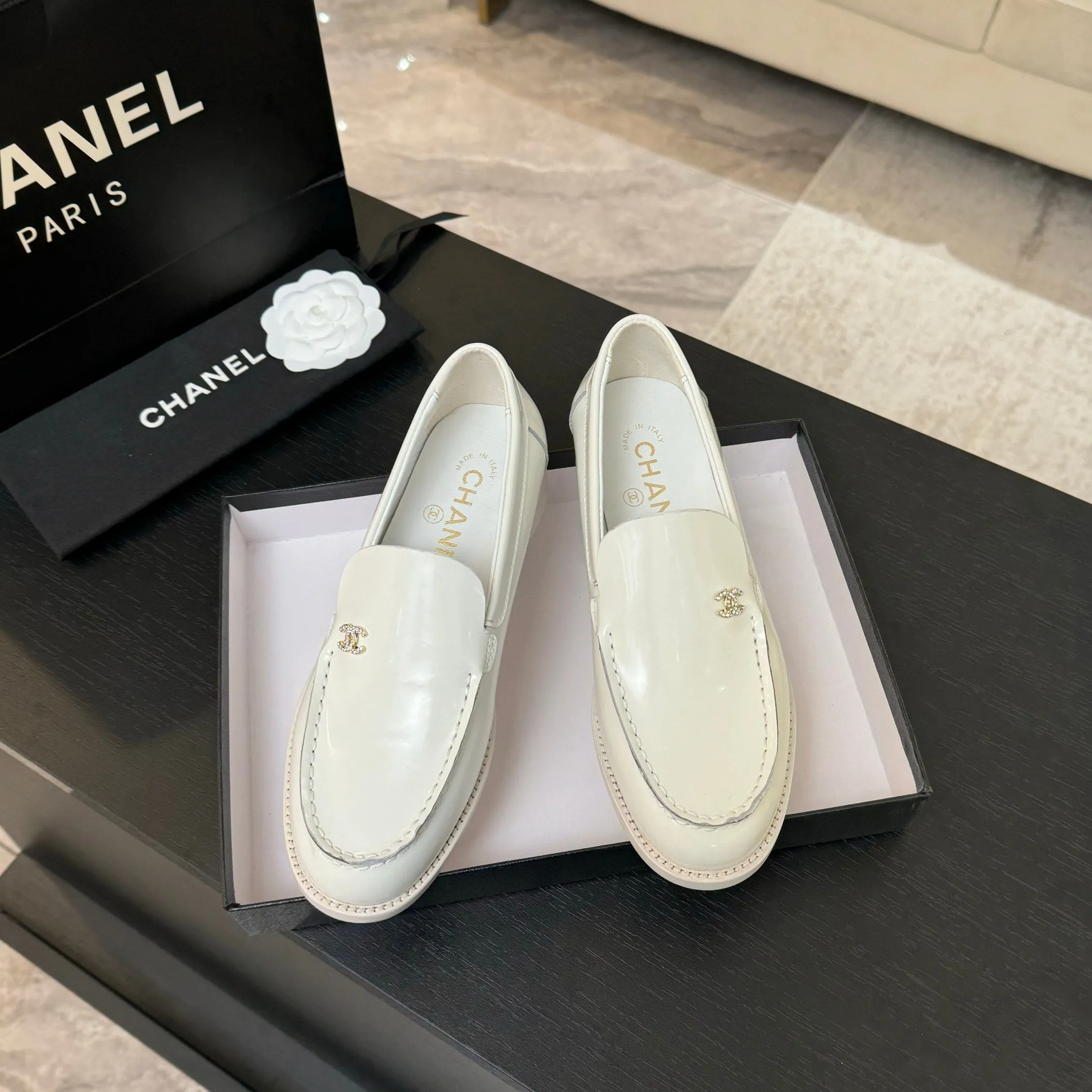 CC 25C Moccasins Black Patent Leather
