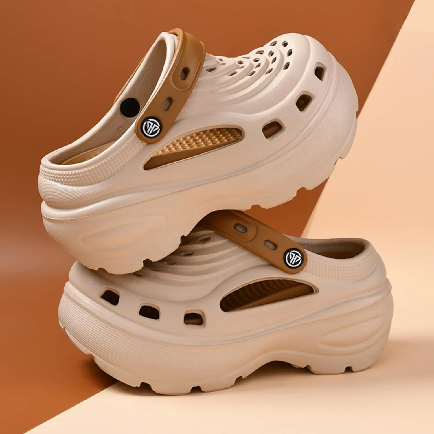 Fashion Comfortable Platform Clogs for Women, 6CM Height - Increasing, Cloud Slides, Casual Pillows Sandals, Beach Shoes, Sandals (Black,4.5)