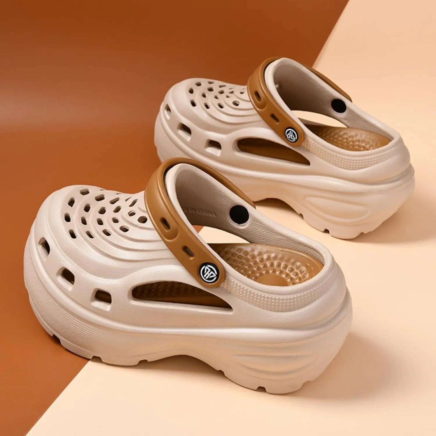 Fashion Comfortable Platform Clogs for Women, 6CM Height - Increasing, Cloud Slides, Casual Pillows Sandals, Beach Shoes, Sandals (Black,4.5)