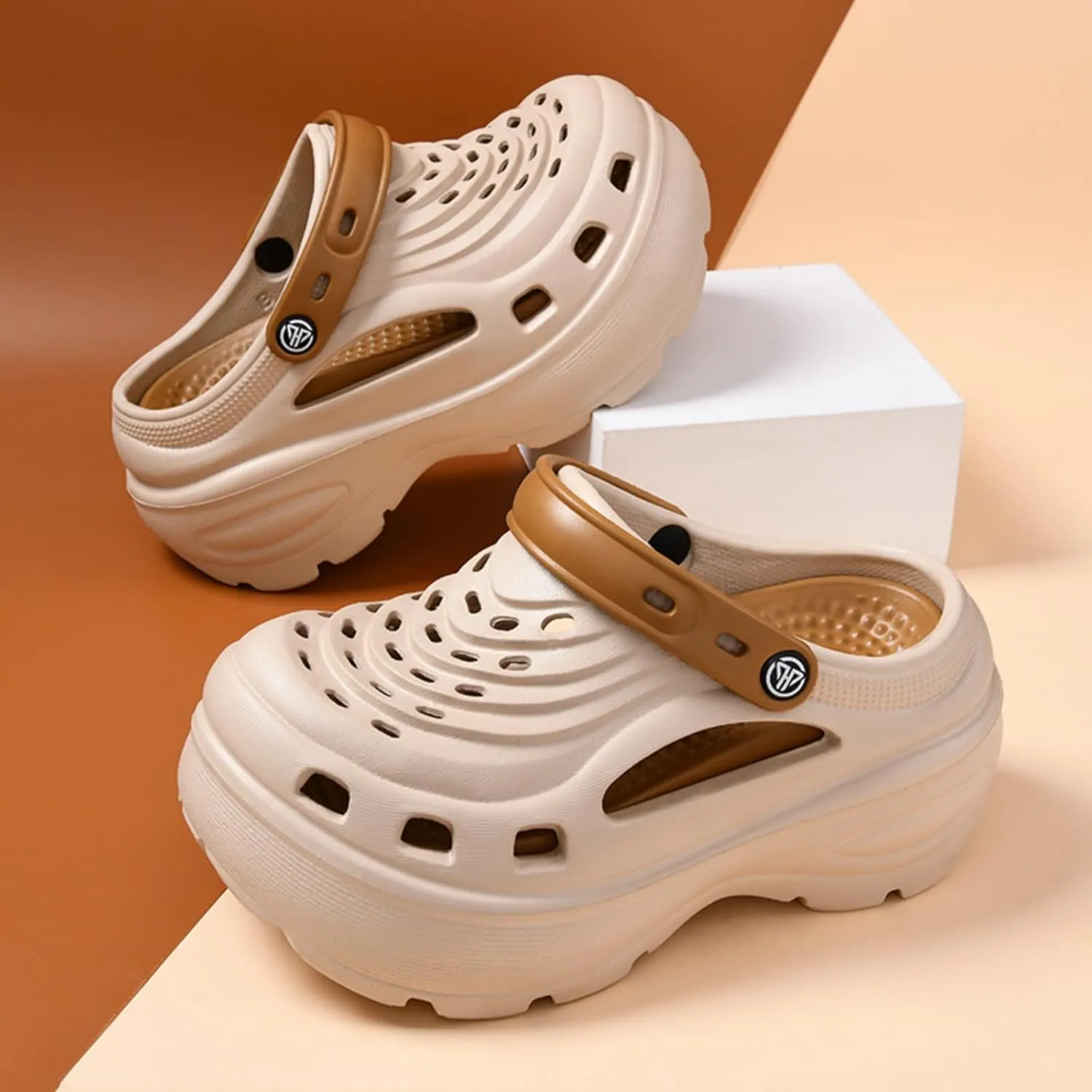 Fashion Comfortable Platform Clogs for Women, 6CM Height - Increasing, Cloud Slides, Casual Pillows Sandals, Beach Shoes, Sandals (Black,4.5)