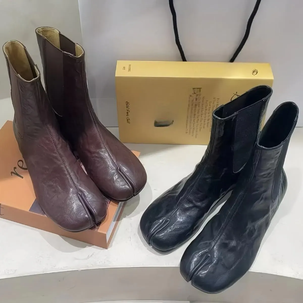 Fashion Retro Closed Split Toe Tabi Shoes Slip on Chelsea Boots for Women Ankle Booties with Elastic Band Genuine Leather Chunky Block Low Heels Cowgirl Casual Street Cool Style