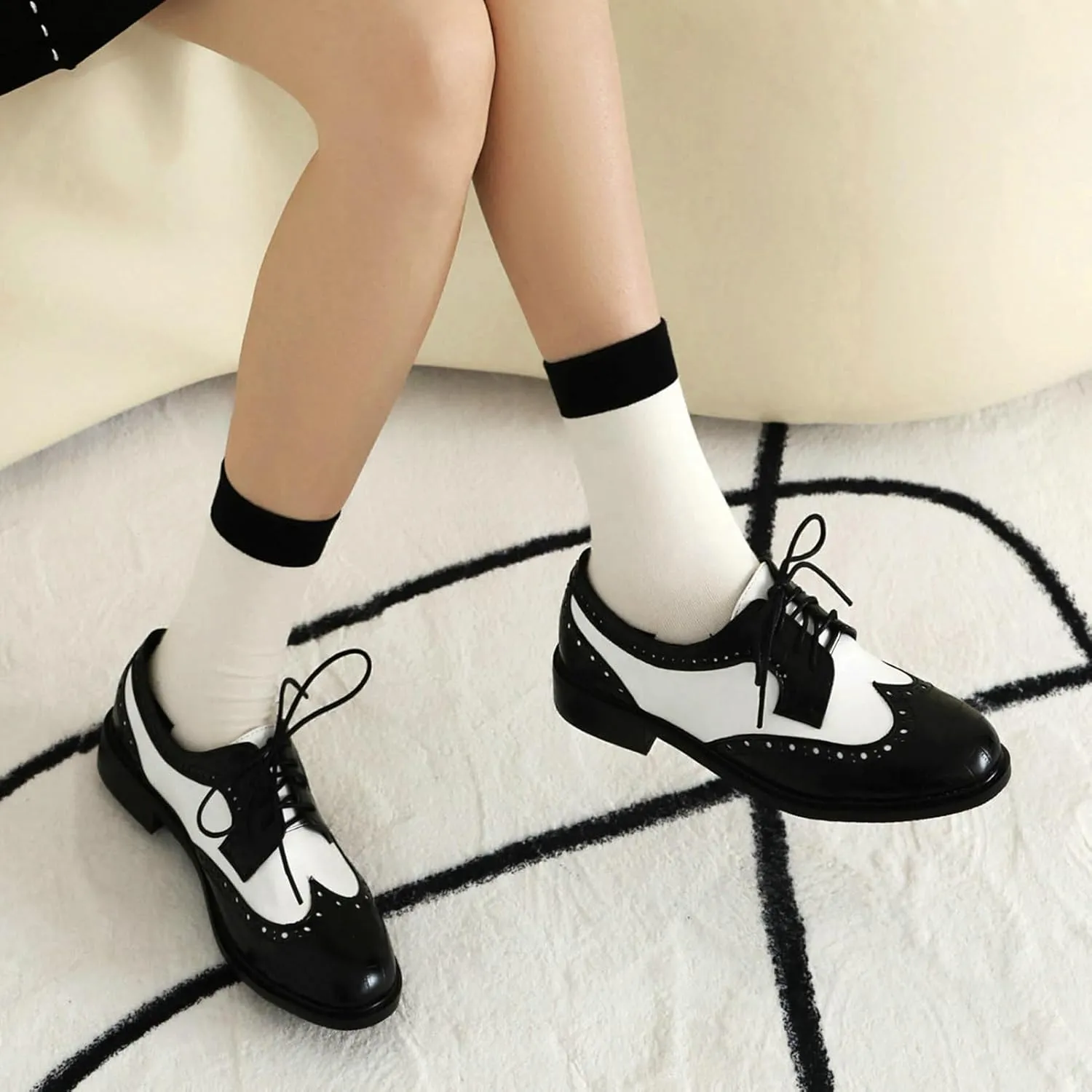 KysBloes Women Oxford Flats Lace Up Wingtip Brogue Shoes Low Heel Closed Toe Vintage Saddle Shoes