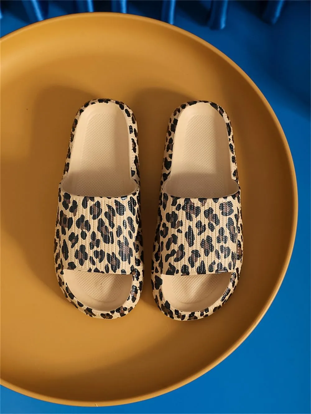 Leopard Print Cloud Slippers for Women Men Cheetah Print Pillow House Slippers Shower Sandals Quick Drying Non Slip