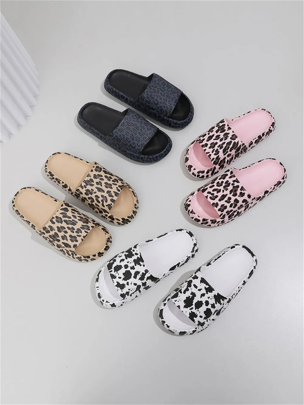 Leopard Print Cloud Slippers for Women Men Cheetah Print Pillow House Slippers Shower Sandals Quick Drying Non Slip