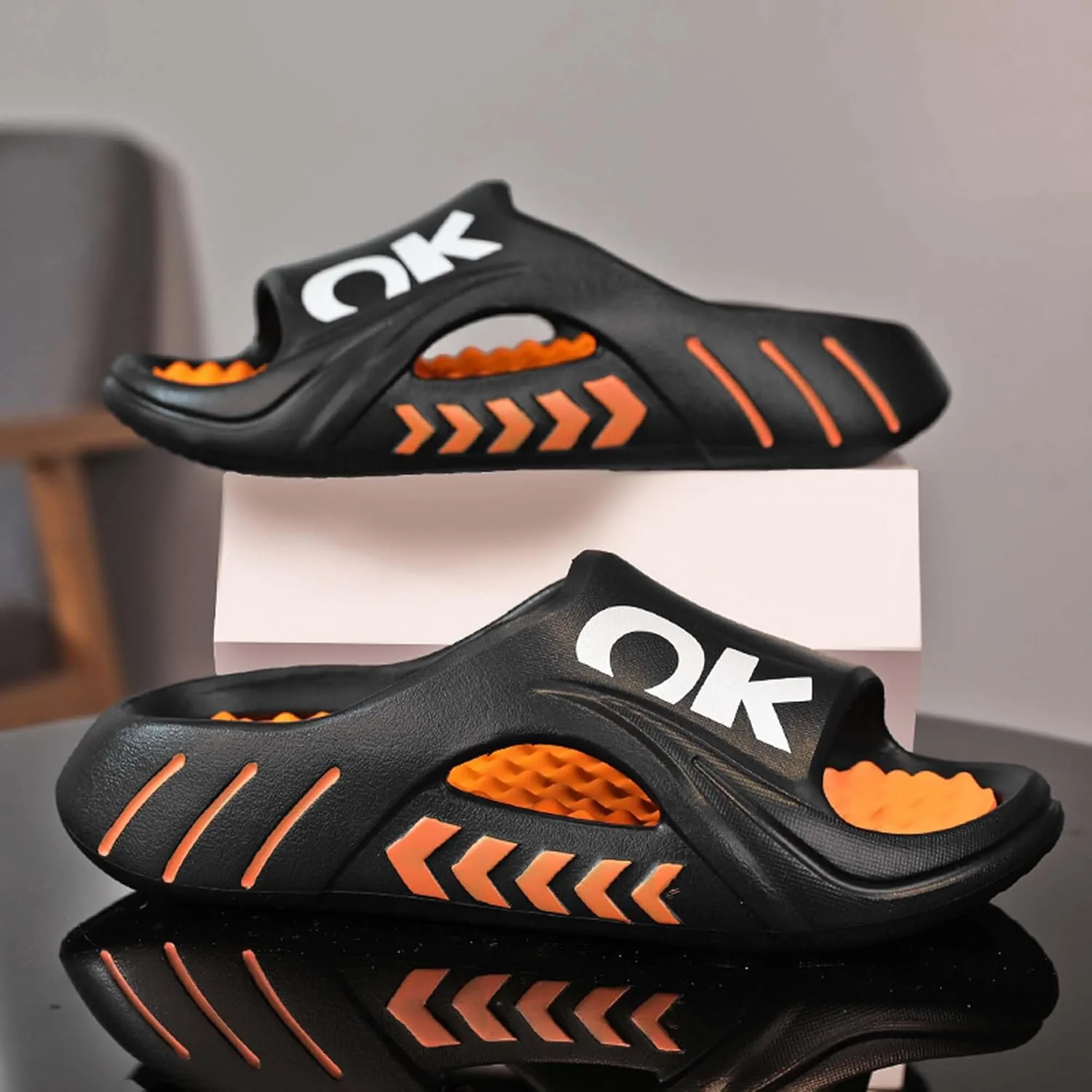 Men's non slip massage sole, casual one-piece drag, comfortable beach sandals, quick drying shower shoes