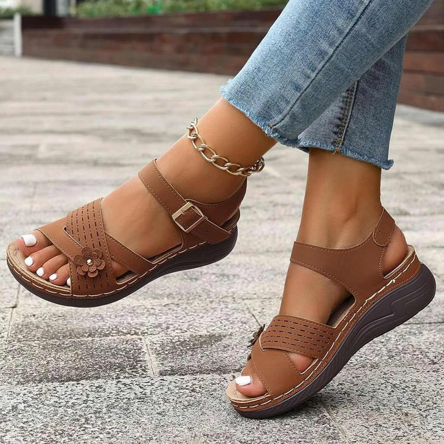 Orthopedic Wide Sandals for Women 2025,Strappy Arch Support Flat Wedge Sandals Walking Sandals Women Open Toe & Ankle Strap Comfortable Platform Slip-On Shoe for Summer Beach, Casual