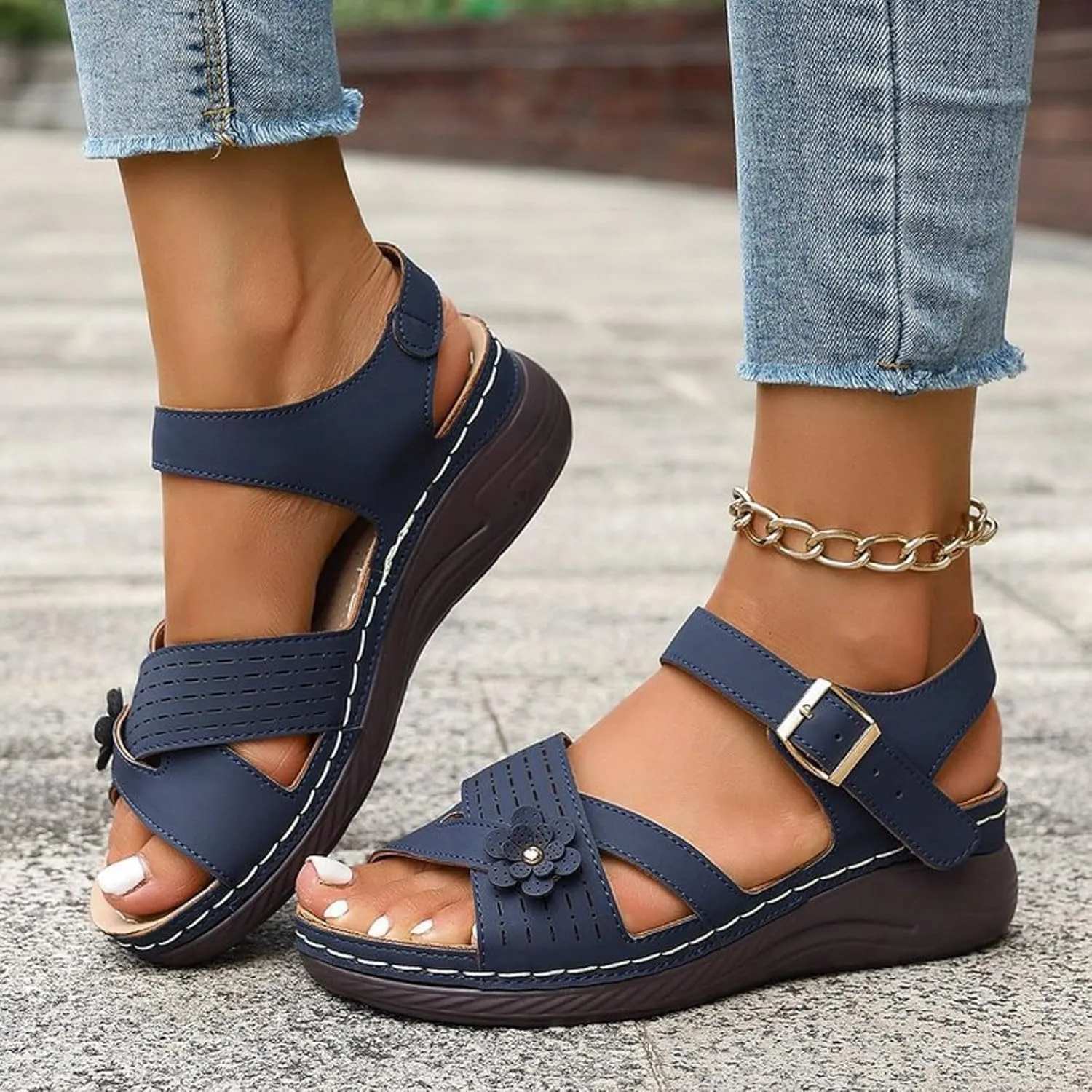 Orthopedic Wide Sandals for Women 2025,Strappy Arch Support Flat Wedge Sandals Walking Sandals Women Open Toe & Ankle Strap Comfortable Platform Slip-On Shoe for Summer Beach, Casual