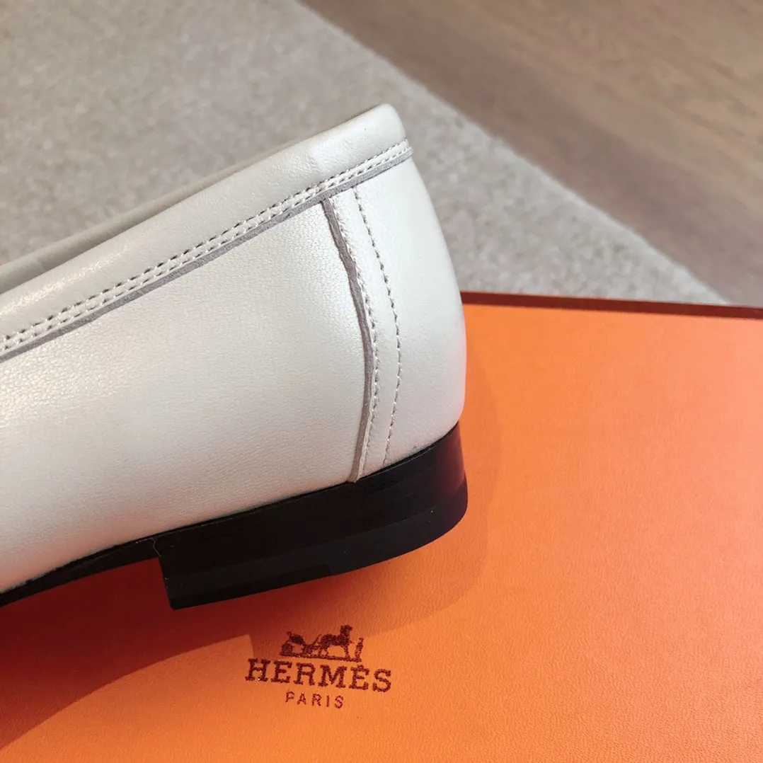 Paris Loafer Crocodile Pattern White Calfskin With Silver Signature Buckle 734376