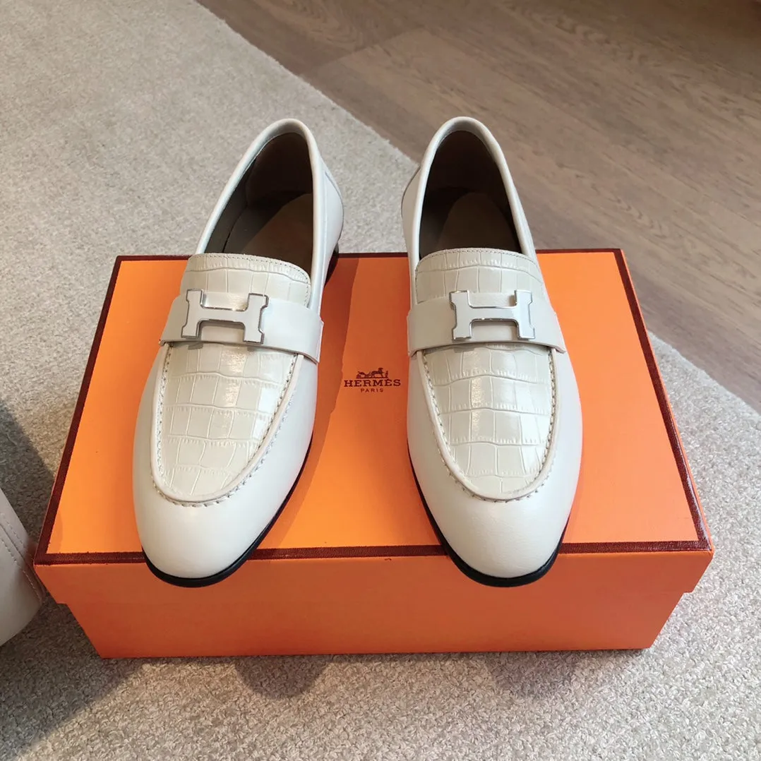 Paris Loafer Crocodile Pattern White Calfskin With Silver Signature Buckle 734376