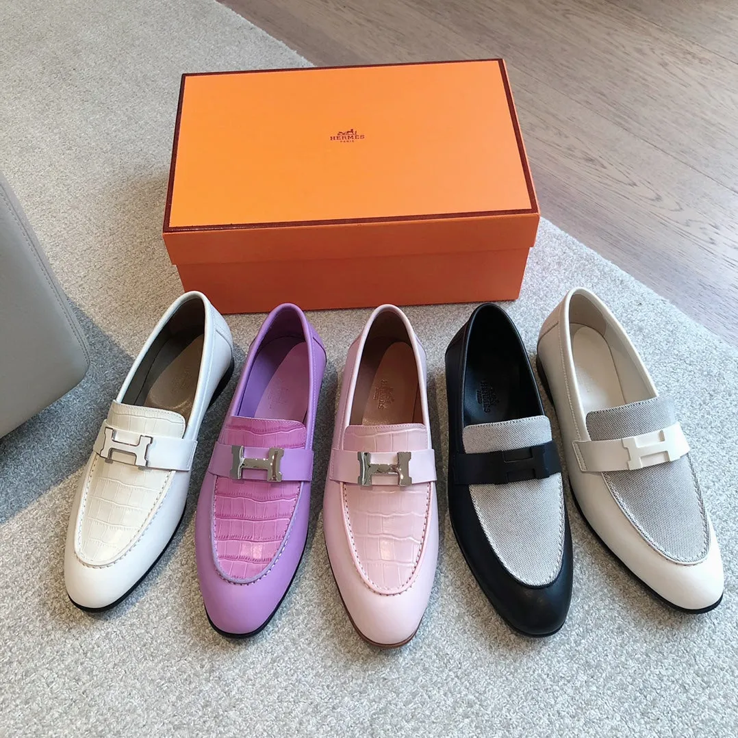 Paris Loafer Crocodile Pattern White Calfskin With Silver Signature Buckle 734376