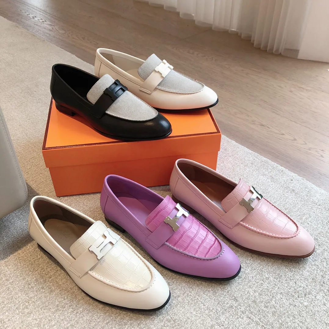 Paris Loafer Crocodile Pattern White Calfskin With Silver Signature Buckle 734376