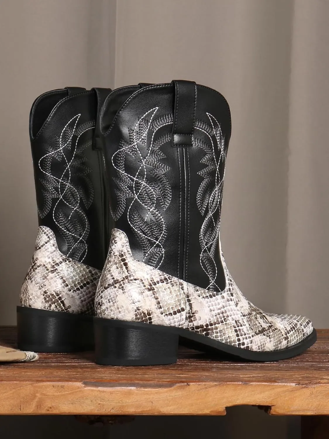 Python Manning Men's Boots Cowboy for Men Classic Pointed Toe Western Pull Up Snakeskin Embroidered Mid-Calf Boots