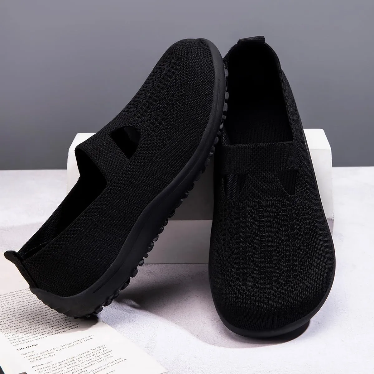 Women's Barefoot Shoes Slip on Zero Drop Workout Shoes Minimalist Walking Sneakers Lightweight Comfortable Footwear Athletic Sports Gym