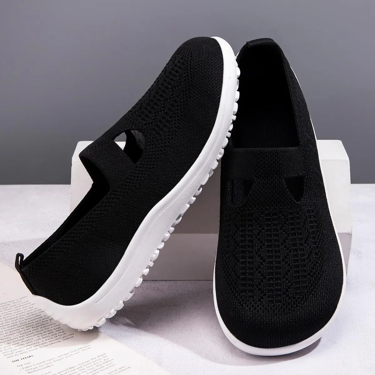 Women's Barefoot Shoes Slip on Zero Drop Workout Shoes Minimalist Walking Sneakers Lightweight Comfortable Footwear Athletic Sports Gym