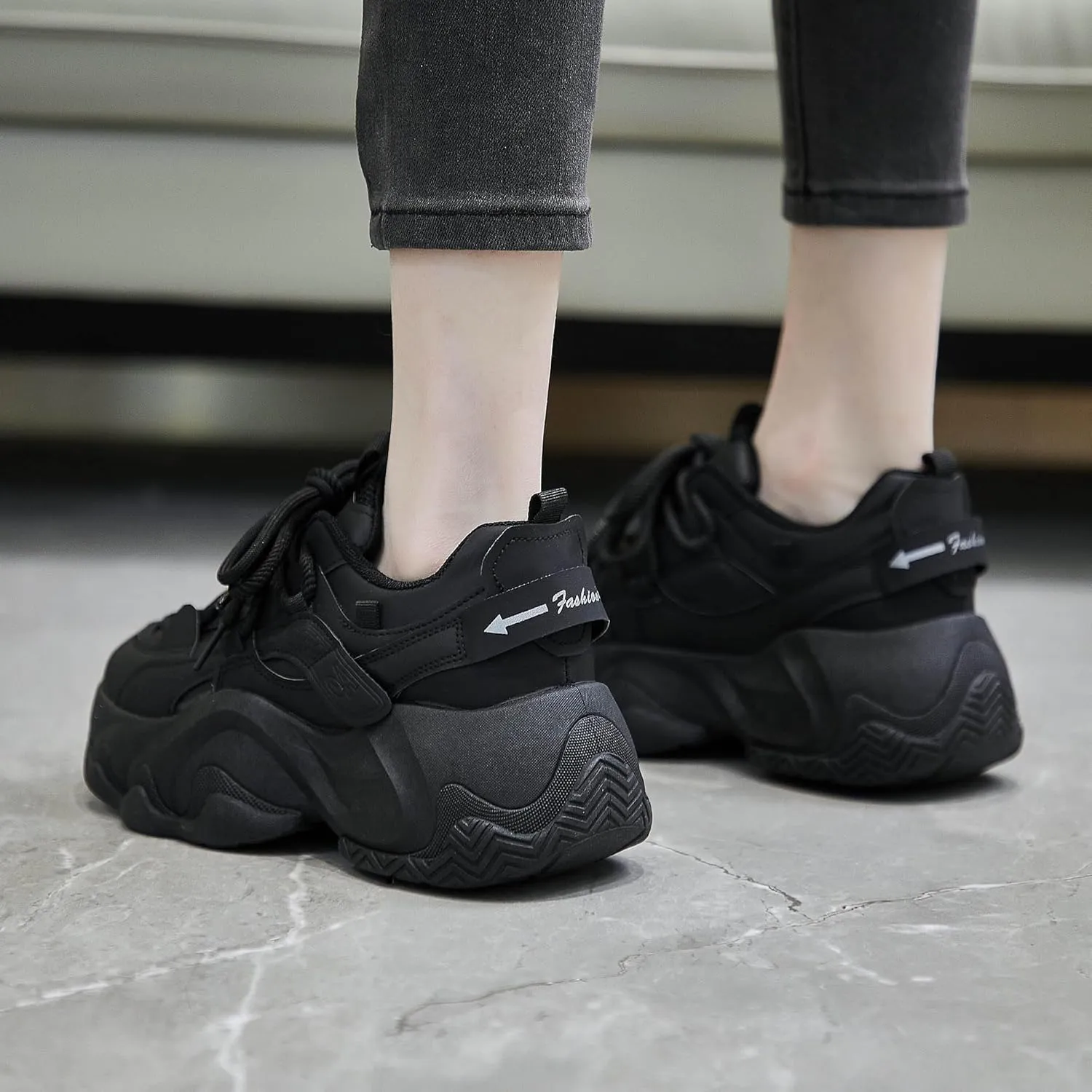 Women's Platform Chunky Sneakers Casual Lace-Up Walking Shoes Comfortable Leather Sneakers Gym Shoes
