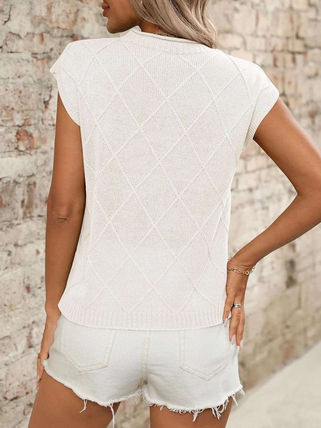 Women's Spring and Summer Round Neck Loose Diamond Patterned Sweater Pocket Decoration Casual Short Sleeved Top